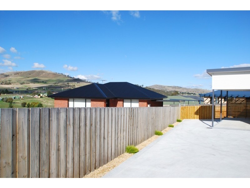 Unit 1, 22 Lucas Place, Brighton TAS 7030