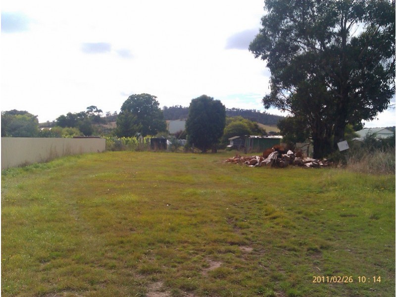 42  Henry Street, Triabunna TAS 7190