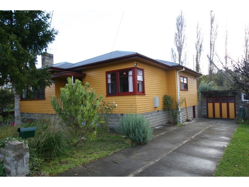 27 Wellwood Street, Lenah Valley TAS 7008