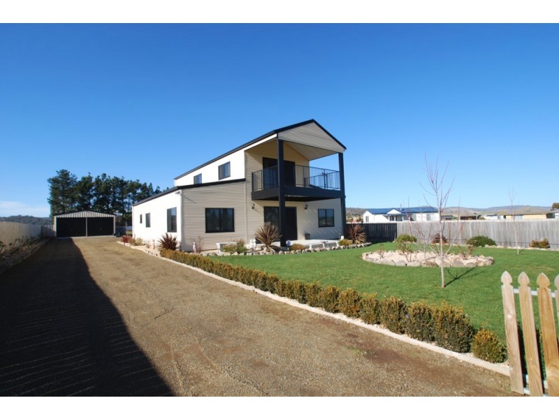 18 George Street, Bothwell TAS 7030