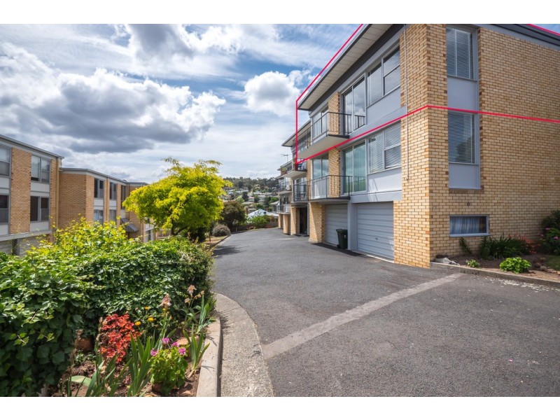 10/10 Ballawinnie Road, Lindisfarne TAS 7015