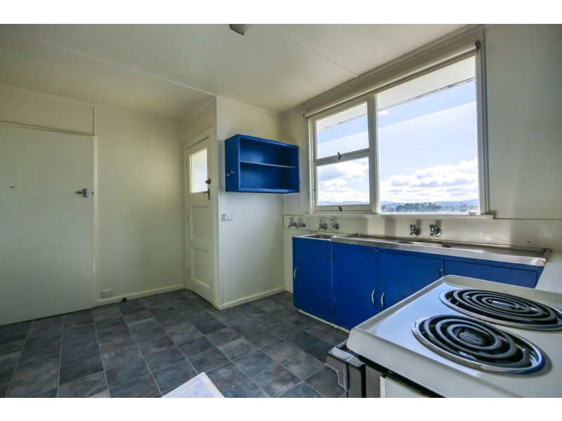 15 Pekurn Crescent, Berriedale TAS 7011