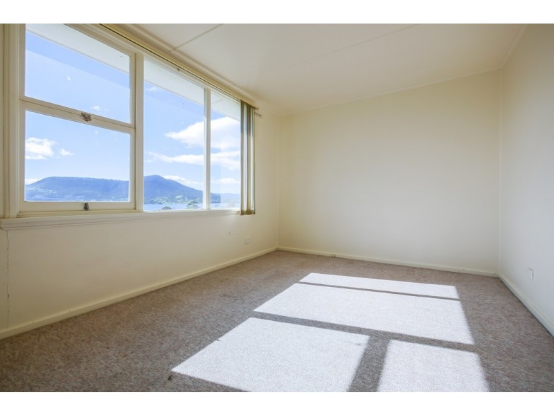 15 Pekurn Crescent, Berriedale TAS 7011
