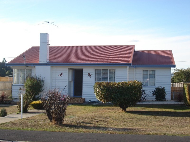 4 Mareka Crescent, Berriedale TAS 7011