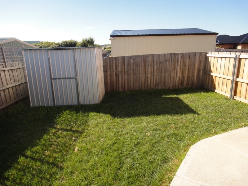 2/7 Alice Place, Brighton TAS 7030