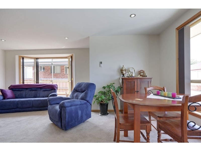 2/9 Henry Place, Brighton TAS 7030