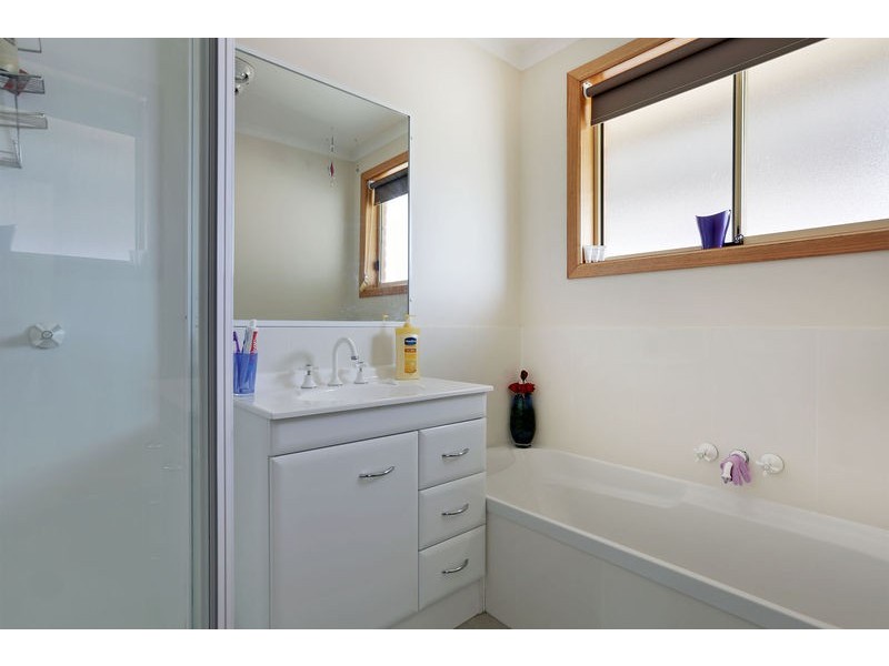 2/9 Henry Place, Brighton TAS 7030