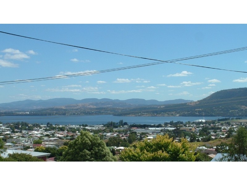 82 Ashbourne Grove, West Moonah TAS 7009