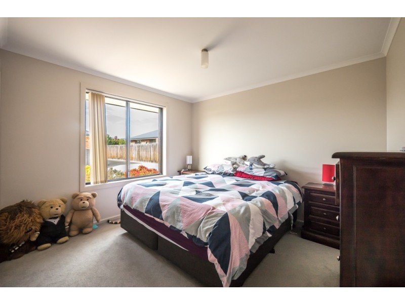2/2 Roslyn Court, Brighton TAS 7030