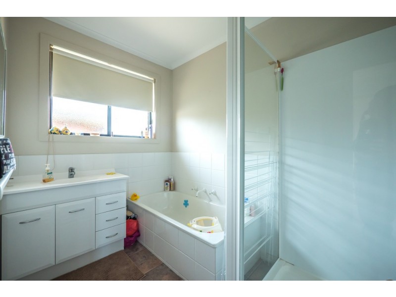 2/2 Roslyn Court, Brighton TAS 7030