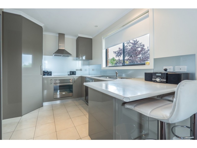 2/596 Main Road, Rosetta TAS 7010