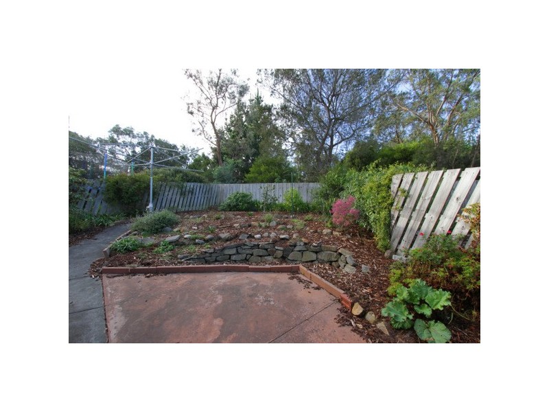 3/135 Malunna Road, Lindisfarne TAS 7015