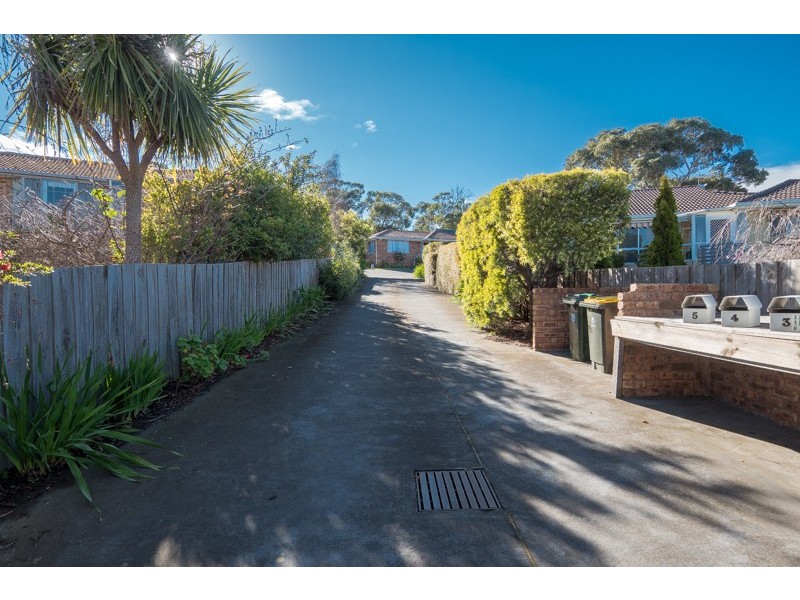 3/135 Malunna Road, Lindisfarne TAS 7015
