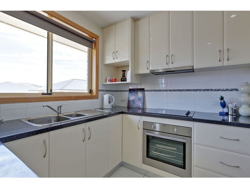 4/9 Henry Place, Brighton TAS 7030