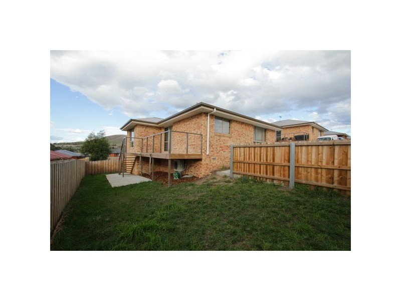 2/27 Melissa Street, Brighton TAS 7030