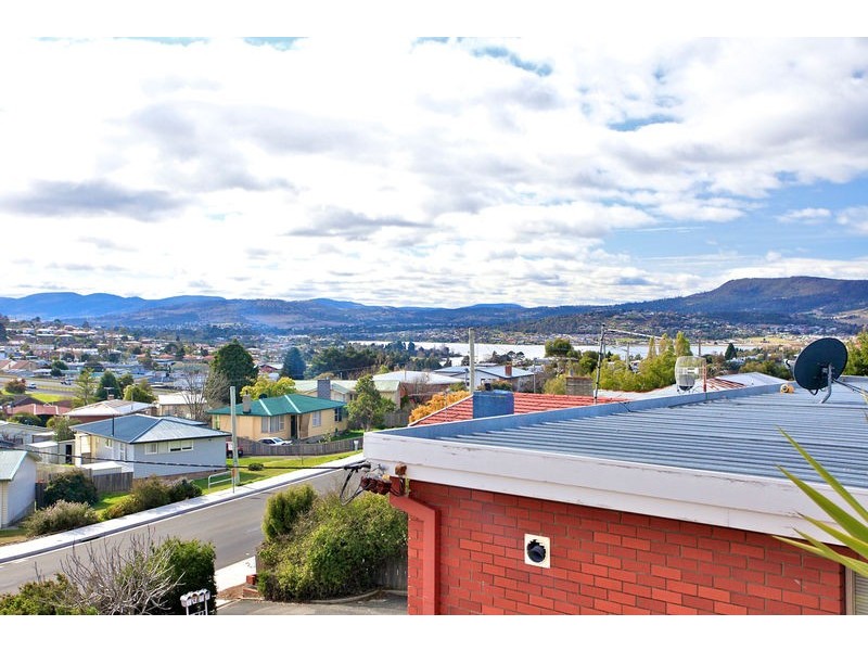 2/87 Box Hill Road, Claremont TAS 7011