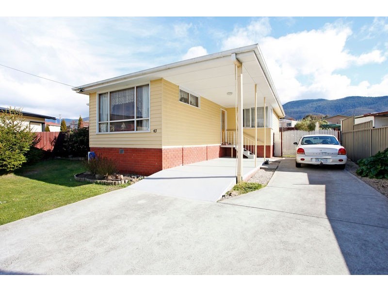 43 Hilton Road, Claremont TAS 7011