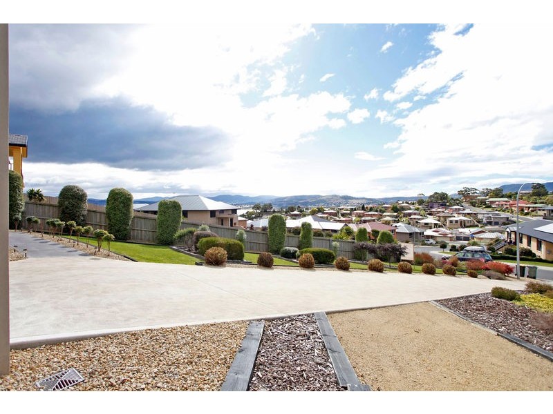 14 Govett Rise, Austins Ferry TAS 7011