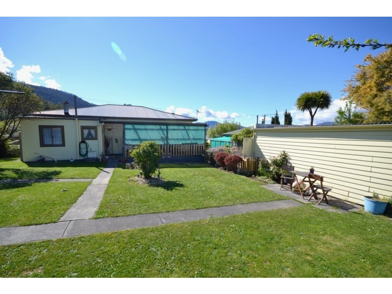 16 Seventh Avenue, New Norfolk TAS 7140