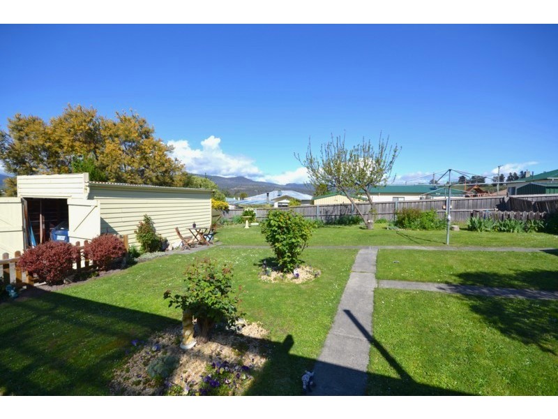 16 Seventh Avenue, New Norfolk TAS 7140
