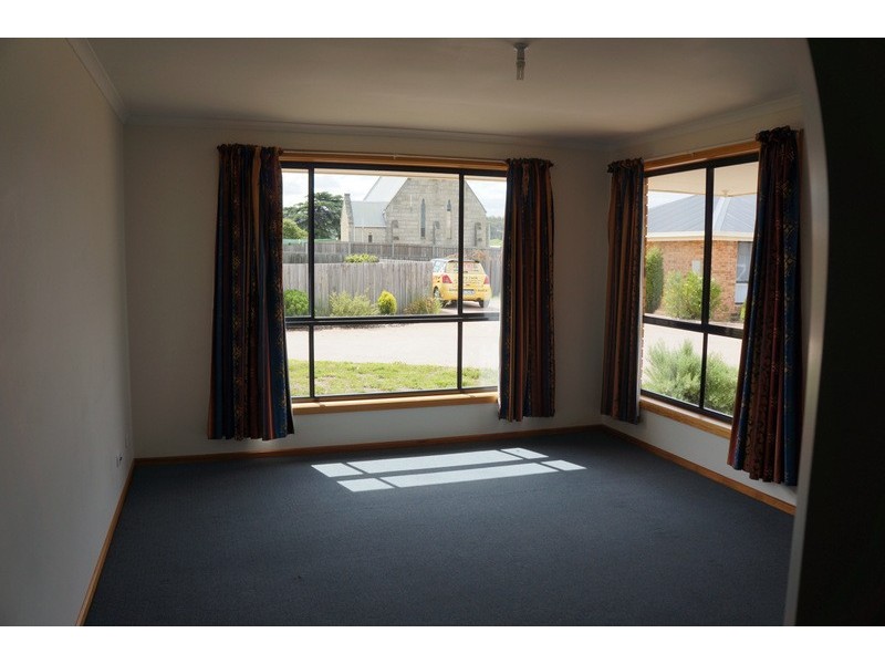 8/4 Ford Road, Brighton TAS 7030
