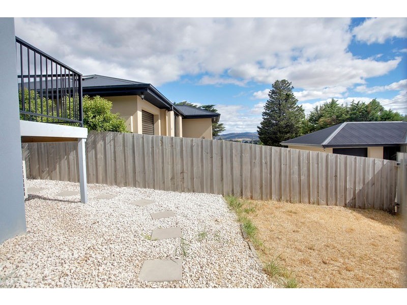 2/302 Main Road, Austins Ferry TAS 7011