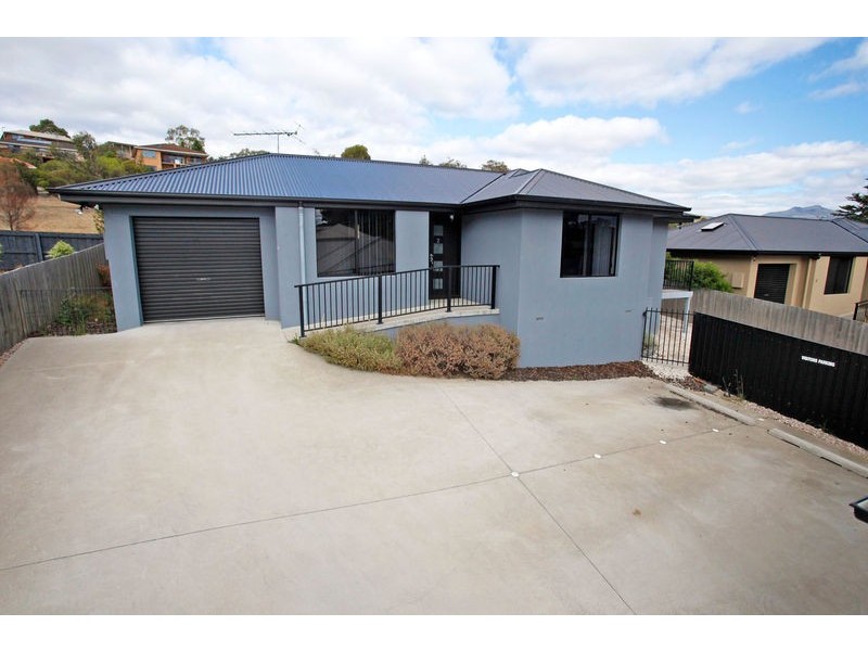 2/302 Main Road, Austins Ferry TAS 7011