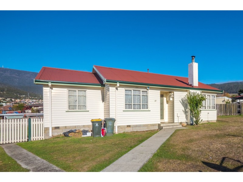 33 Norman Circle, Glenorchy TAS 7010
