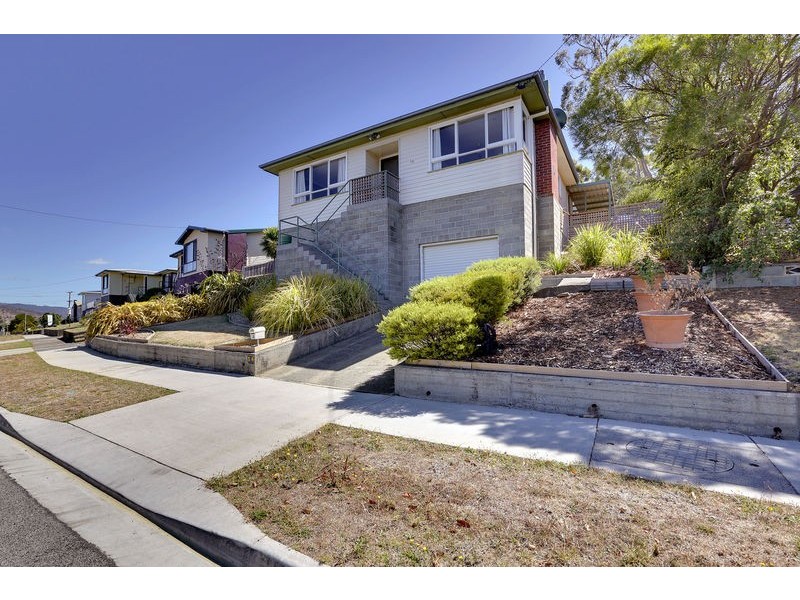 14 Southview Crescent, New Norfolk TAS 7140