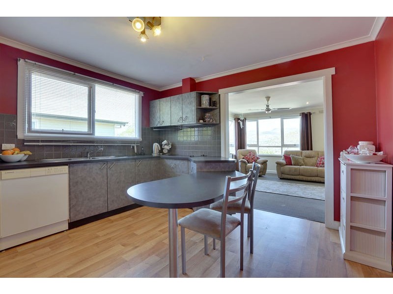 14 Southview Crescent, New Norfolk TAS 7140