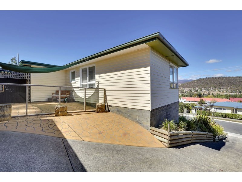 14 Southview Crescent, New Norfolk TAS 7140