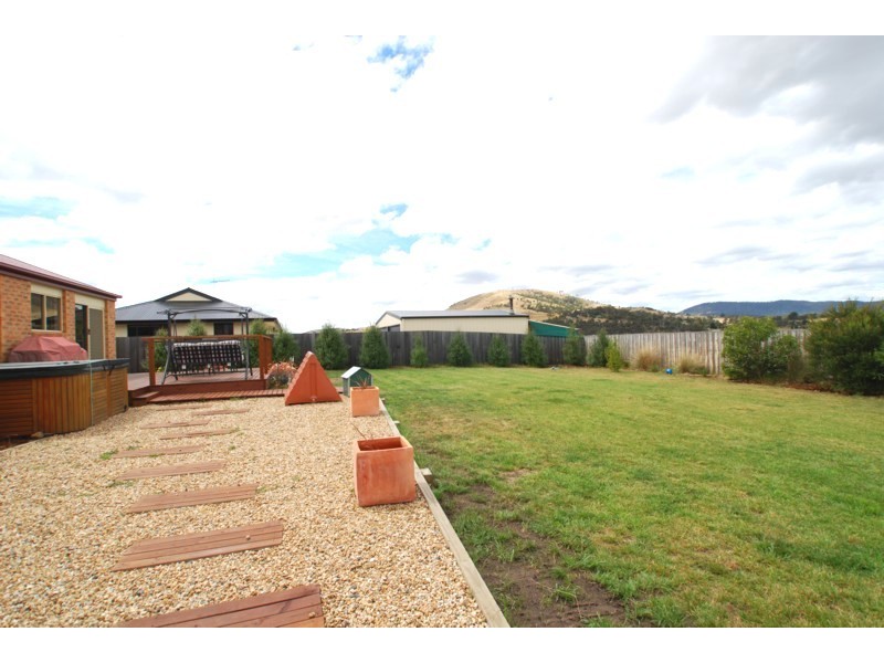 9 Howlett Court, Brighton TAS 7030