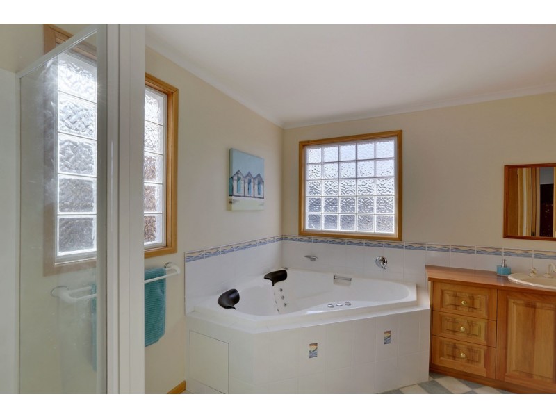 14 Rosanna Court, Claremont TAS 7011