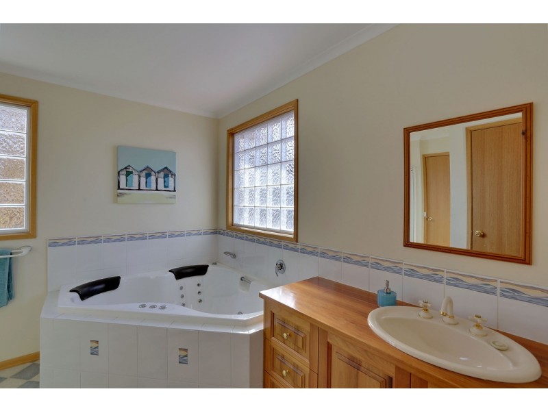 14 Rosanna Court, Claremont TAS 7011