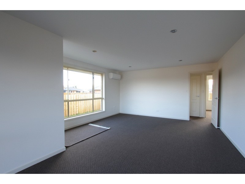 1/11 Peronne Court, Brighton TAS 7030