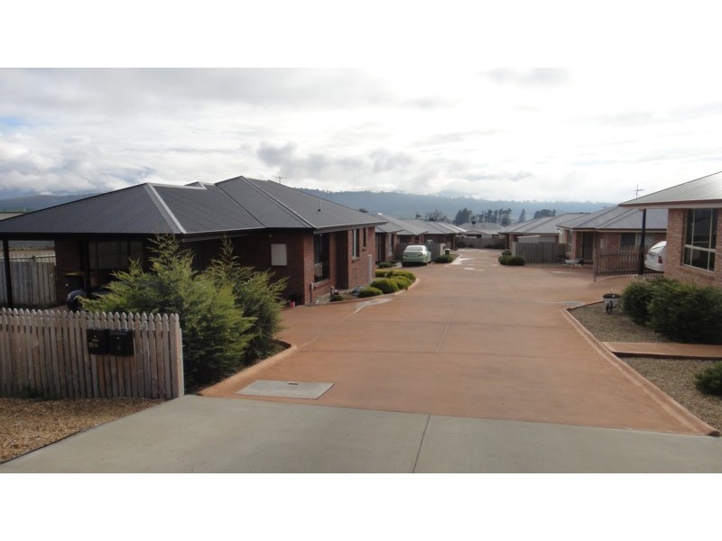 2/18 burrows avenue, Brighton TAS 7030