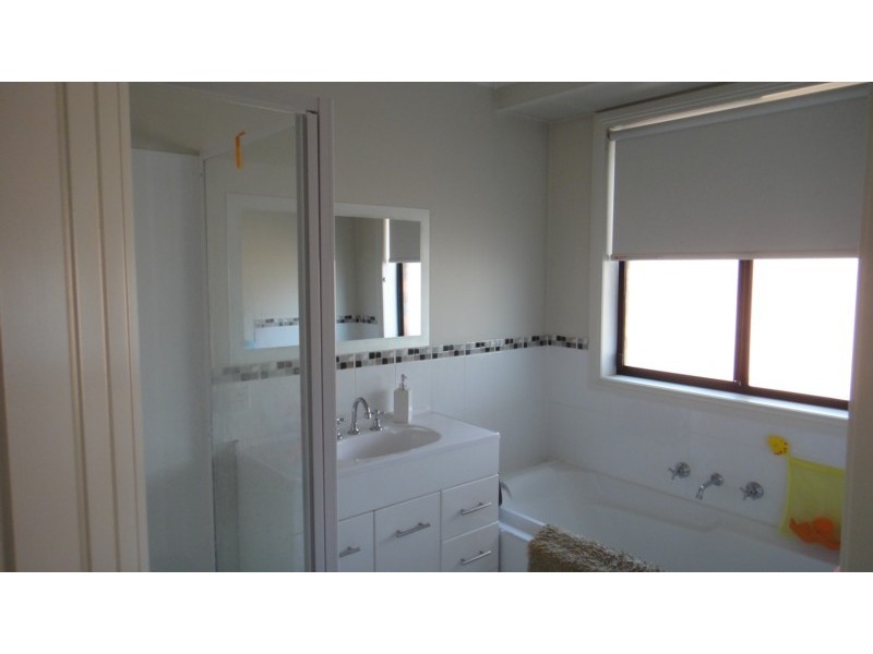 2/18 burrows avenue, Brighton TAS 7030