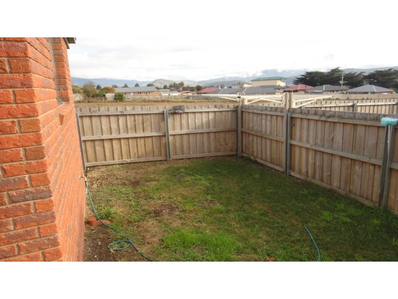 2/18A Burrows Ave, Brighton TAS 7030