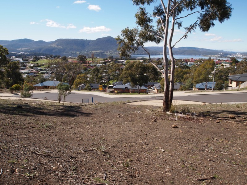 13 Cazaly Drive, Chigwell TAS 7011