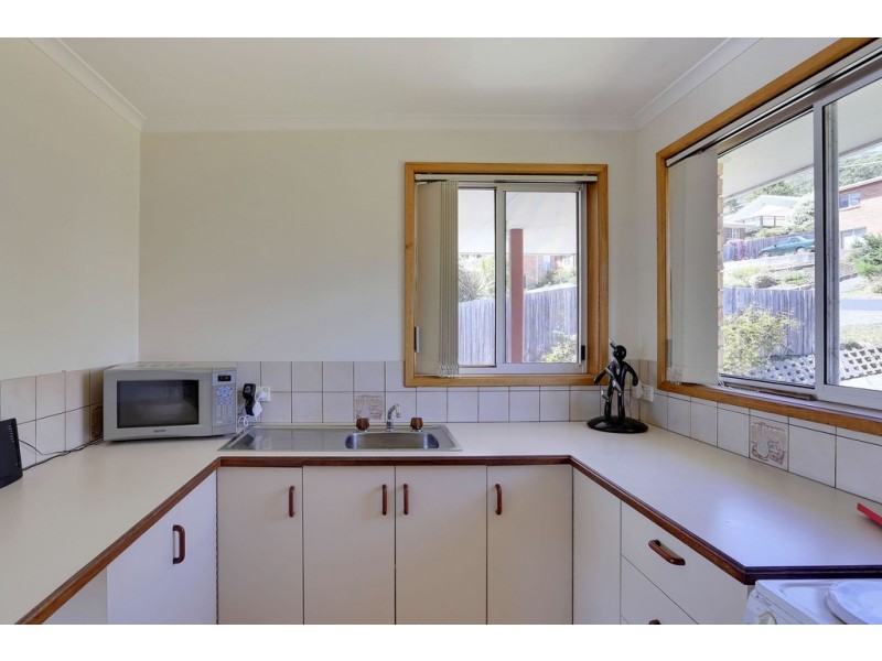 2/6 Aquila Street, Glenorchy TAS 7010