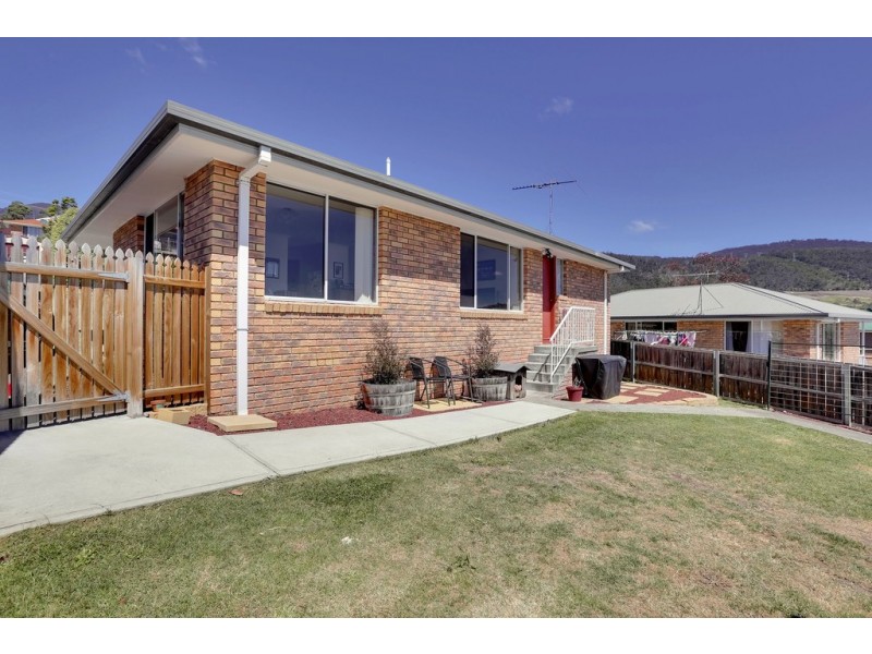 2/6 Aquila Street, Glenorchy TAS 7010