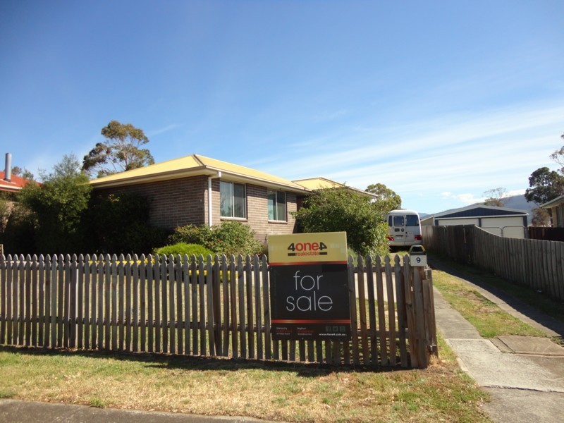 9 Holloway Drive, Herdsmans Cove TAS 7030