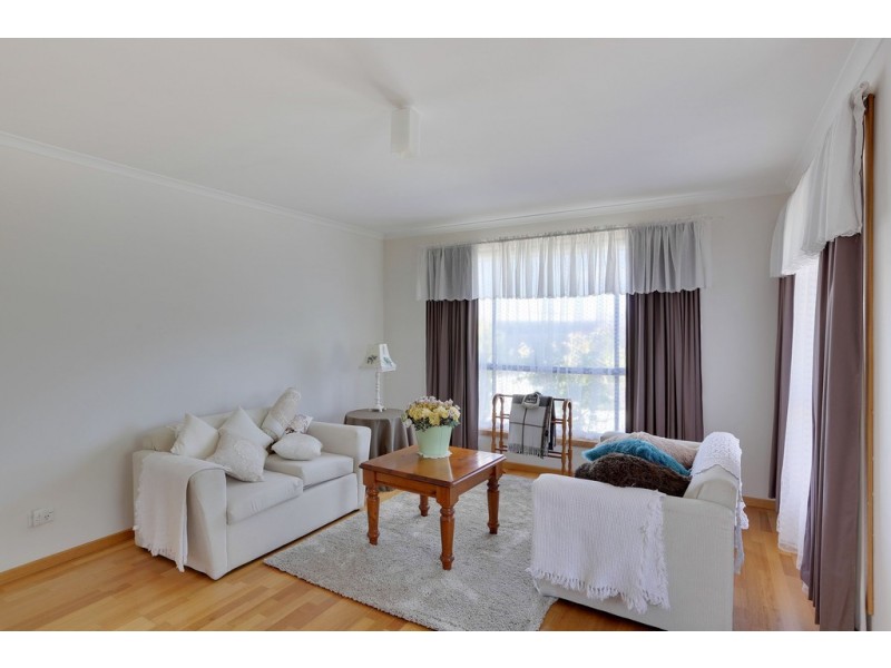 2/3 Madison Avenue, Brighton TAS 7030