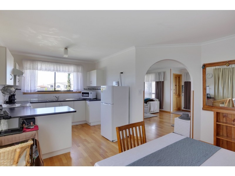 2/3 Madison Avenue, Brighton TAS 7030