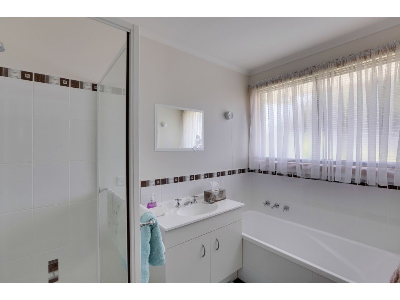 2/3 Madison Avenue, Brighton TAS 7030