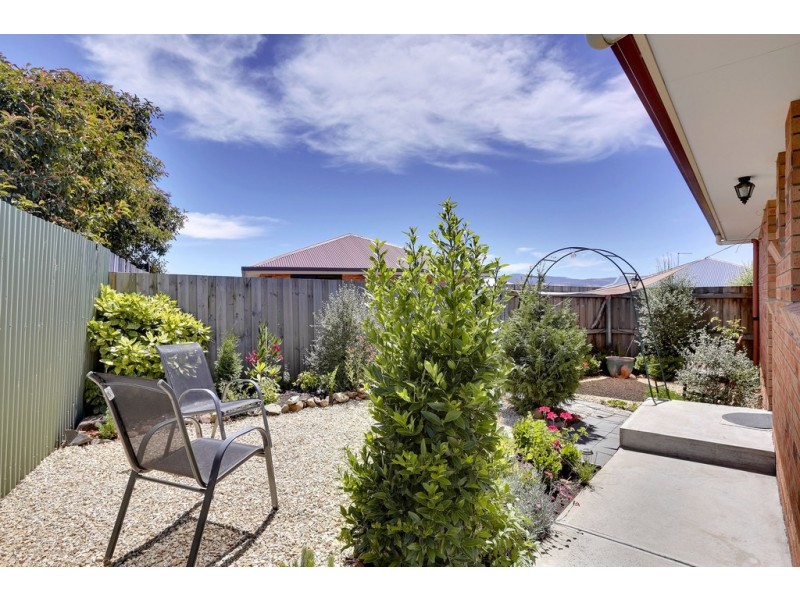 2/3 Madison Avenue, Brighton TAS 7030