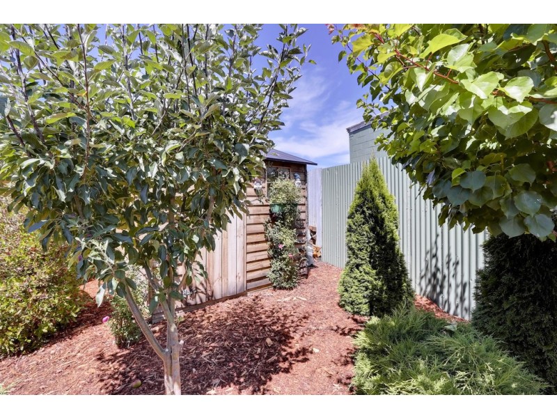 2/3 Madison Avenue, Brighton TAS 7030