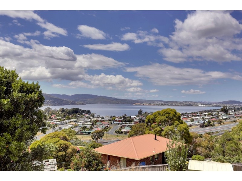 45 Centenary Crescent, Claremont TAS 7011