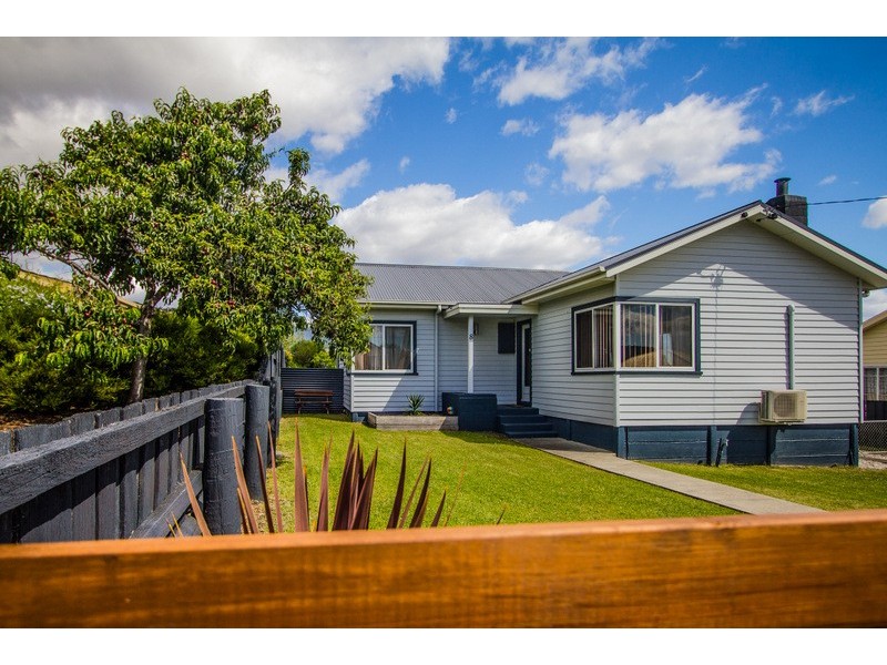 8 Barron Avenue, Goodwood TAS 7010