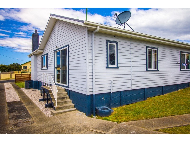 8 Barron Avenue, Goodwood TAS 7010